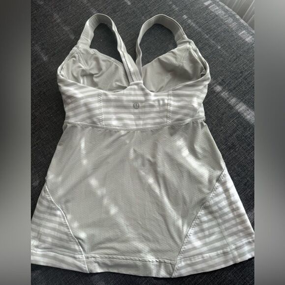Lululemon Cross My Heart Tank Size 4 - Picture 11 of 11